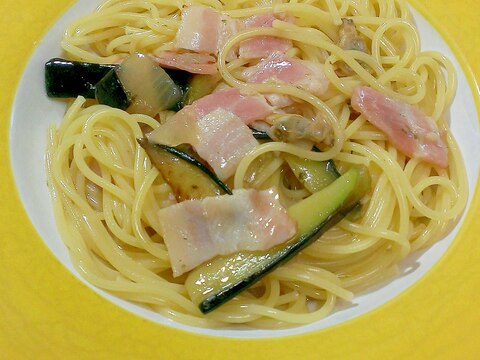 茄子とベーコンとむきあさりのパスタ♪